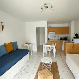 Appartement La à 350m-le Centre à 500m- France